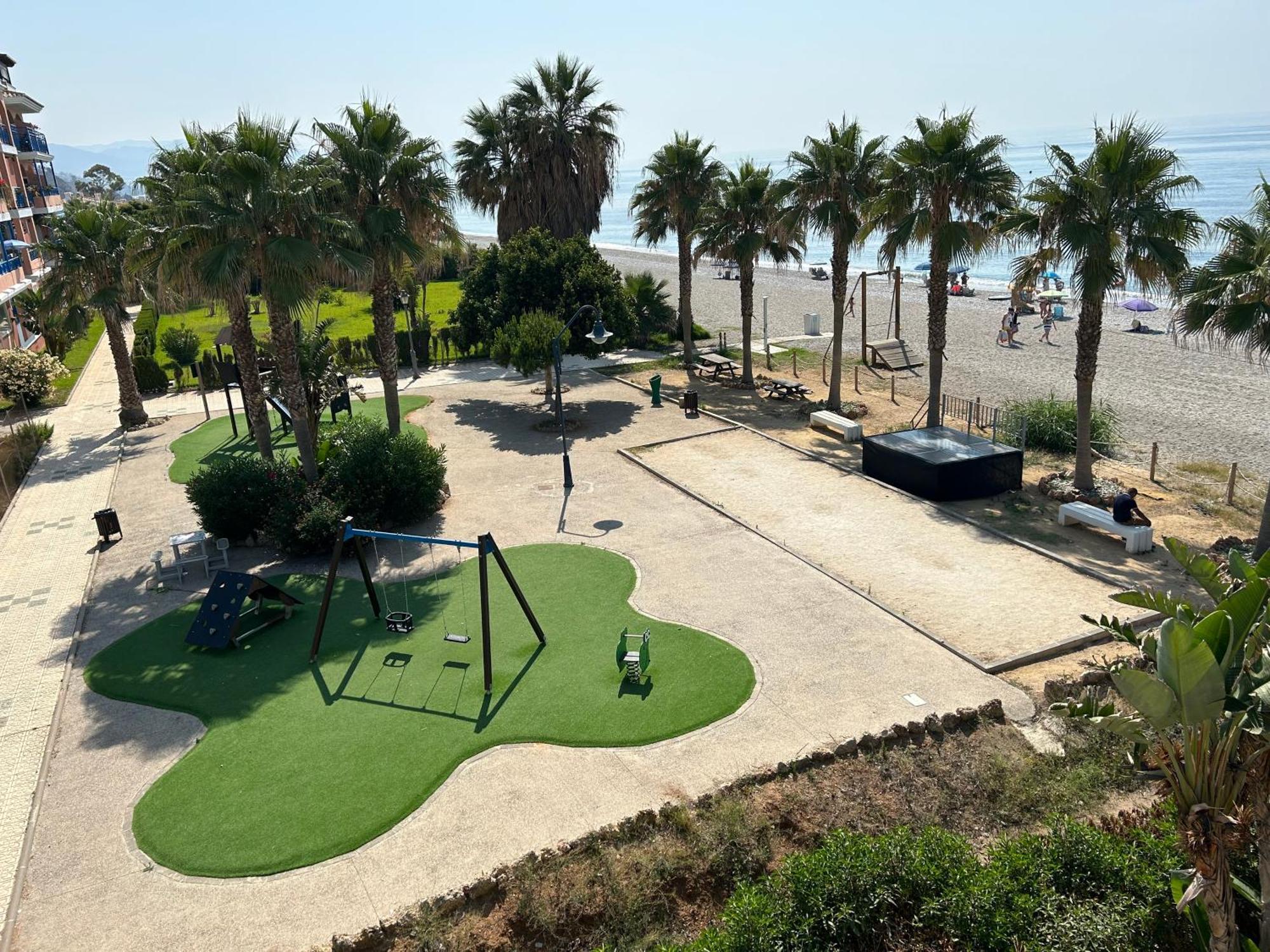 En Primera Linea De Playa