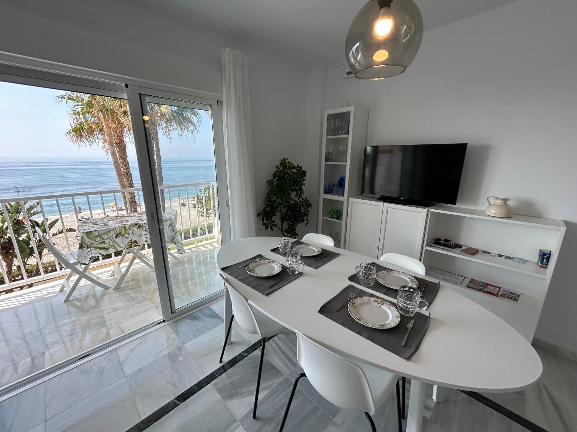 En Primera Linea De Playa Apartment Torrox